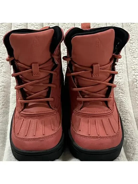 Nike ACG Woodside Boots Girls Size 1 Youth Winter Shoes - Picture 1 of 9